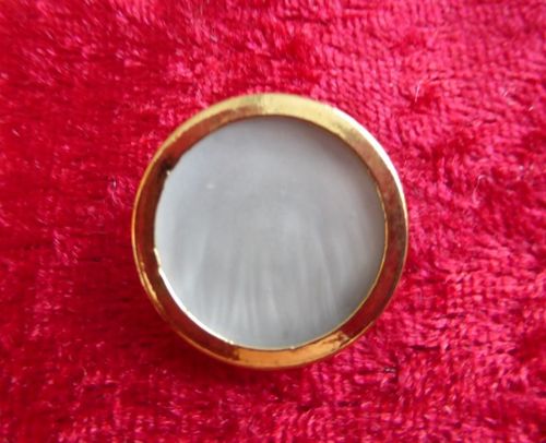 Ösenknopf gold - perlweiß Dm 2,3 cm
